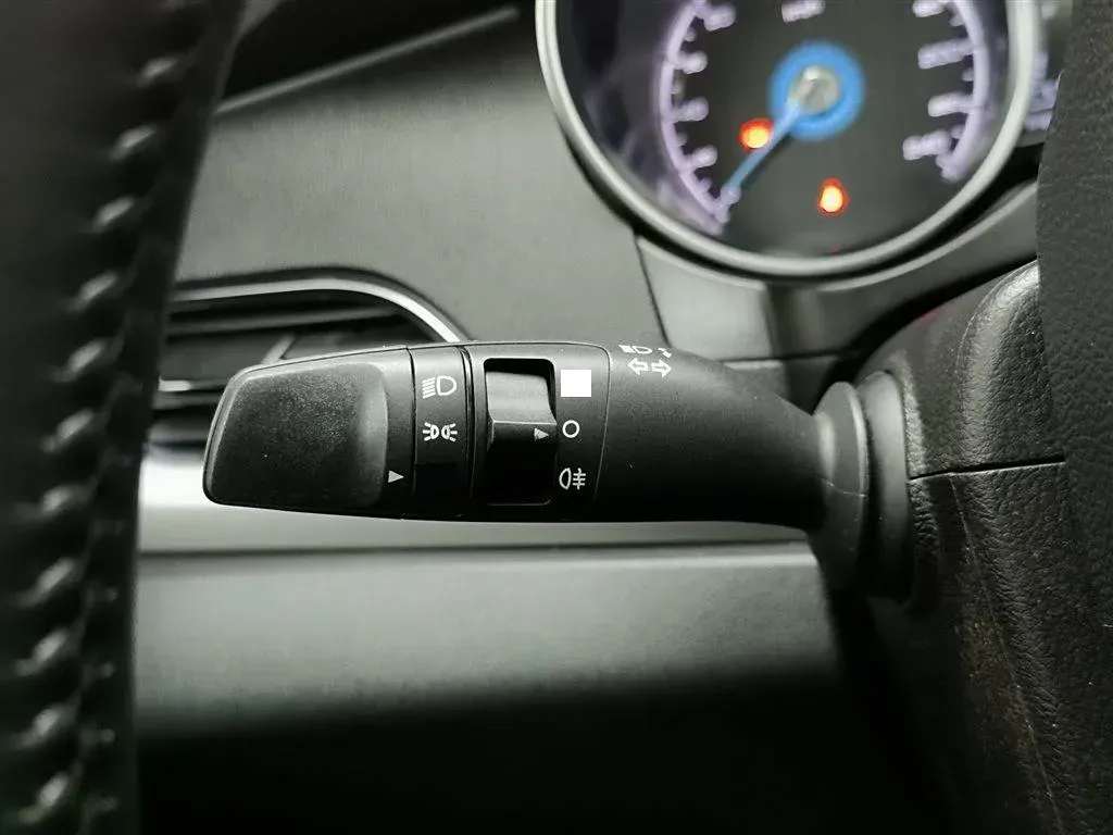 2016 Zotye SR7 1.5T 150HP L4 5MT,autocango,china used car exporter,china ev exporter,chinese used car exporter,chinese used ev exporter