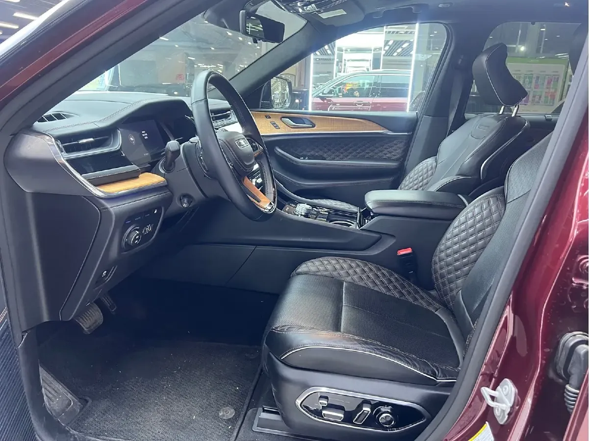 2023 Jeep Grand Cherokee 4XE 2.0T 272HP L4 8AT PHEV 17.107KWH,autocango,china used car exporter,china ev exporter,chinese used car exporter,chinese used ev exporter