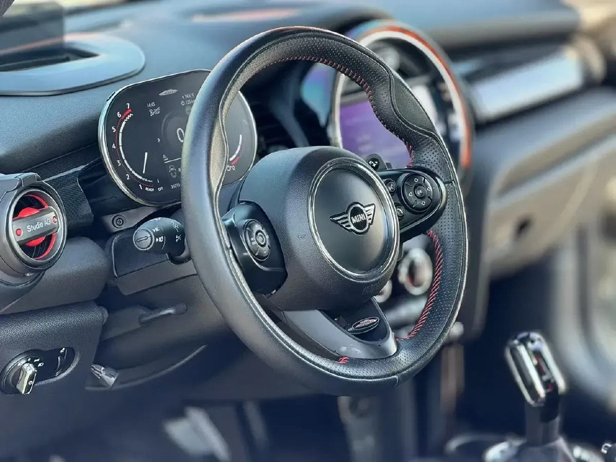 2018 MINI JCW 2.0T 231HP L4 8AT,autocango,china used car exporter,china ev exporter,chinese used car exporter,chinese used ev exporter