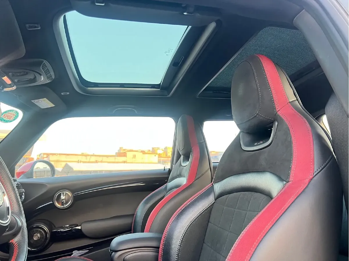 2018 MINI JCW 2.0T 231HP L4 8AT,autocango,china used car exporter,china ev exporter,chinese used car exporter,chinese used ev exporter