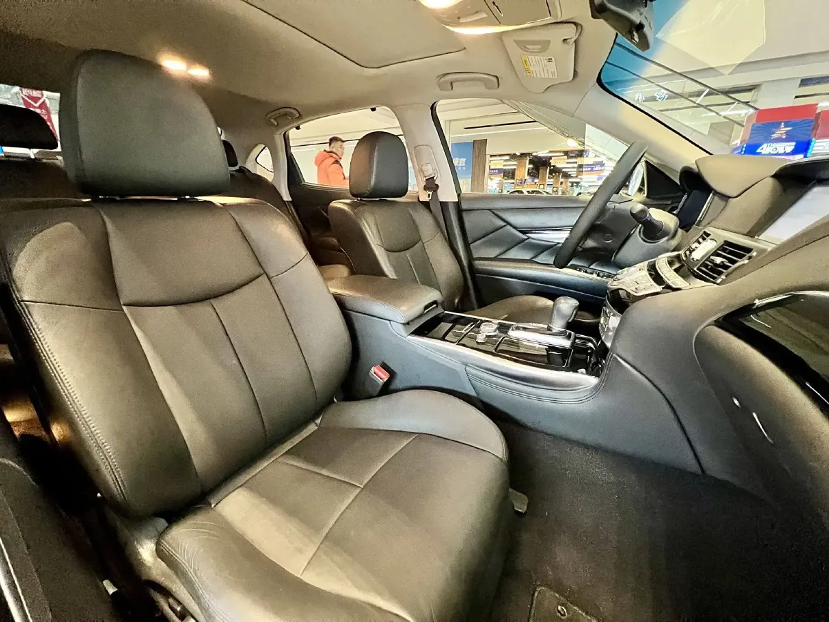 2015 Infiniti Q70 2.5L 222HP V6 7AT,autocango,china used car exporter,china ev exporter,chinese used car exporter,chinese used ev exporter