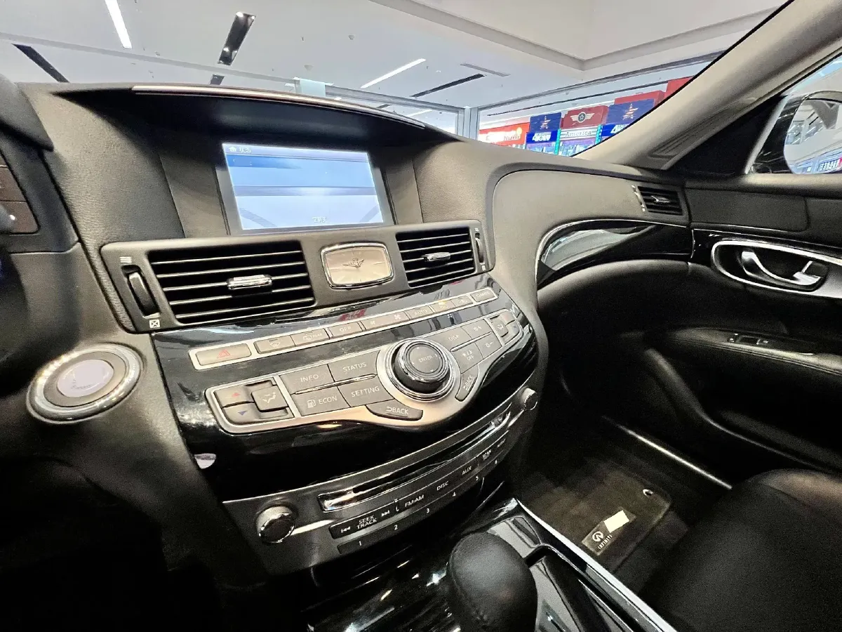 2015 Infiniti Q70 2.5L 222HP V6 7AT,autocango,china used car exporter,china ev exporter,chinese used car exporter,chinese used ev exporter