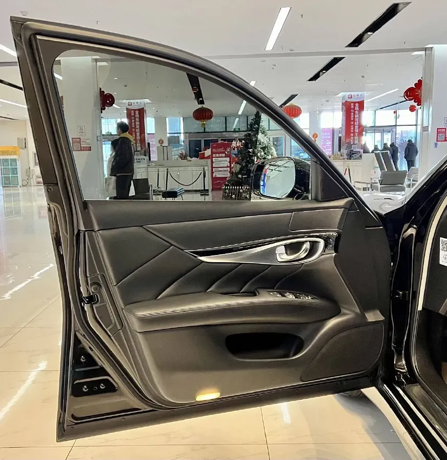 2015 Infiniti Q70 2.5L 222HP V6 7AT,autocango,china used car exporter,china ev exporter,chinese used car exporter,chinese used ev exporter