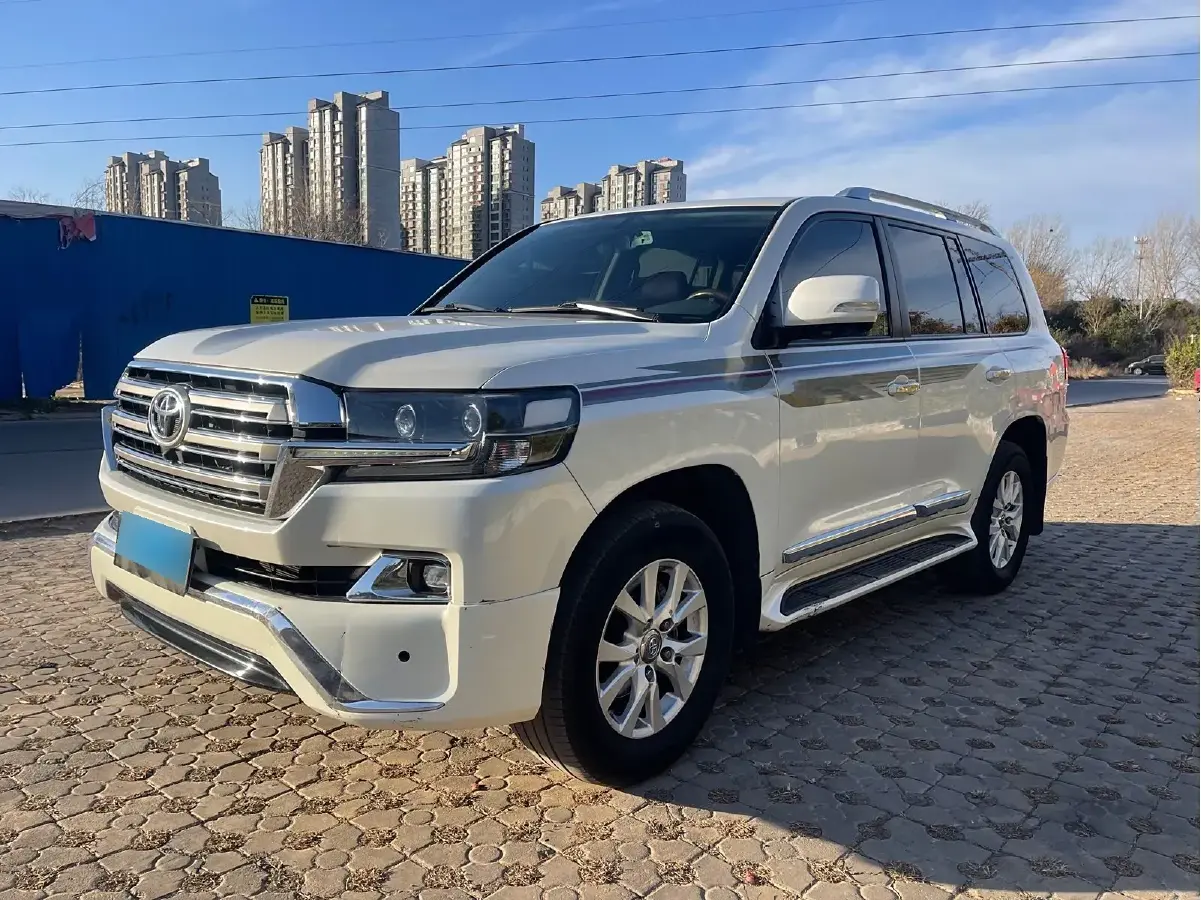 2015 Toyota Land Cruiser 4.0L 275HP V6 5AT