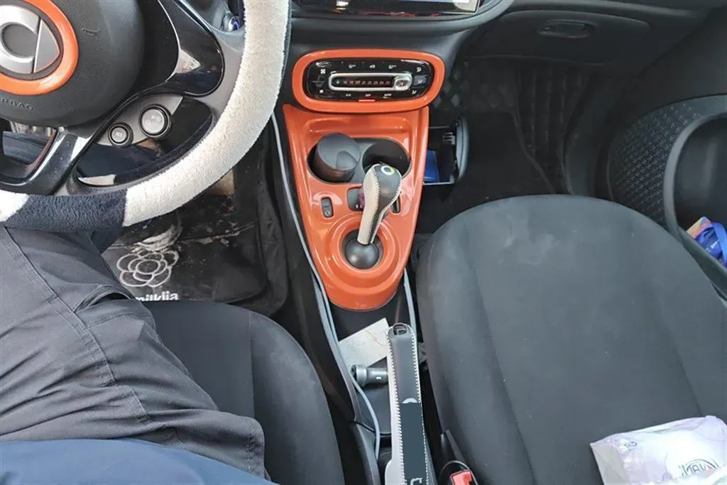 2016 Smart smart forfour 1.0L 71HP L3 6DCT,autocango,china used car exporter,china ev exporter,chinese used car exporter,chinese used ev exporter