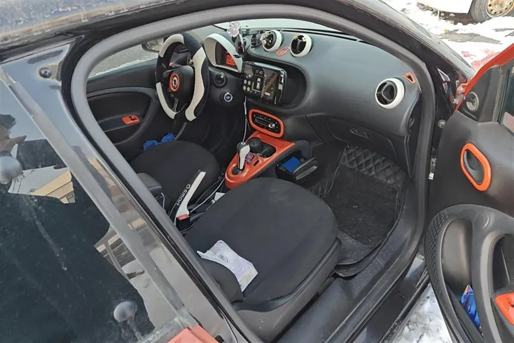 2016 Smart smart forfour 1.0L 71HP L3 6DCT,autocango,china used car exporter,china ev exporter,chinese used car exporter,chinese used ev exporter