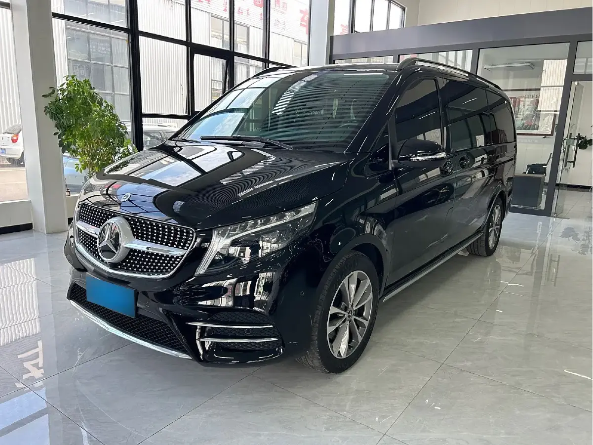 2022 Mercedes-Benz V Class 2.0T 211HP L4 9AT