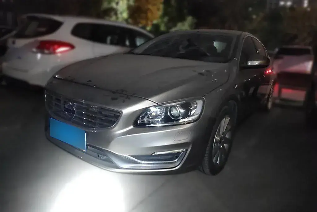 2015 Volvo S60 2.0T 180HP L5 6AT