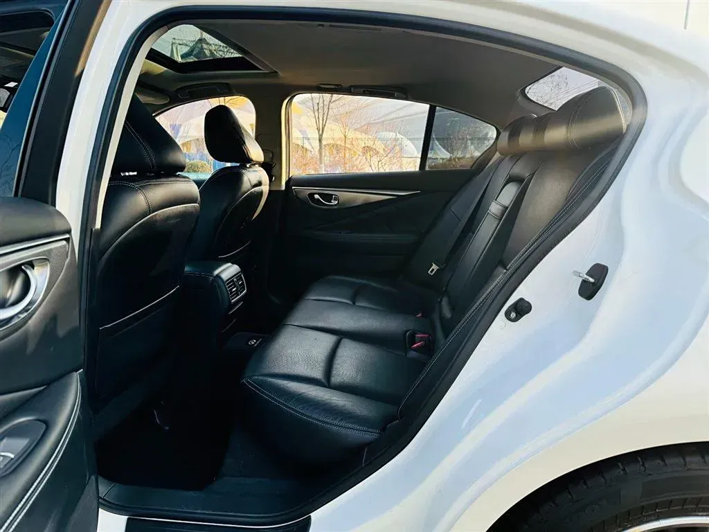 2014 Infiniti Q50 3.7L 351HP V6 7AT,autocango,china used car exporter,china ev exporter,chinese used car exporter,chinese used ev exporter