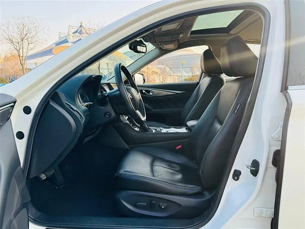 2014 Infiniti Q50 3.7L 351HP V6 7AT,autocango,china used car exporter,china ev exporter,chinese used car exporter,chinese used ev exporter