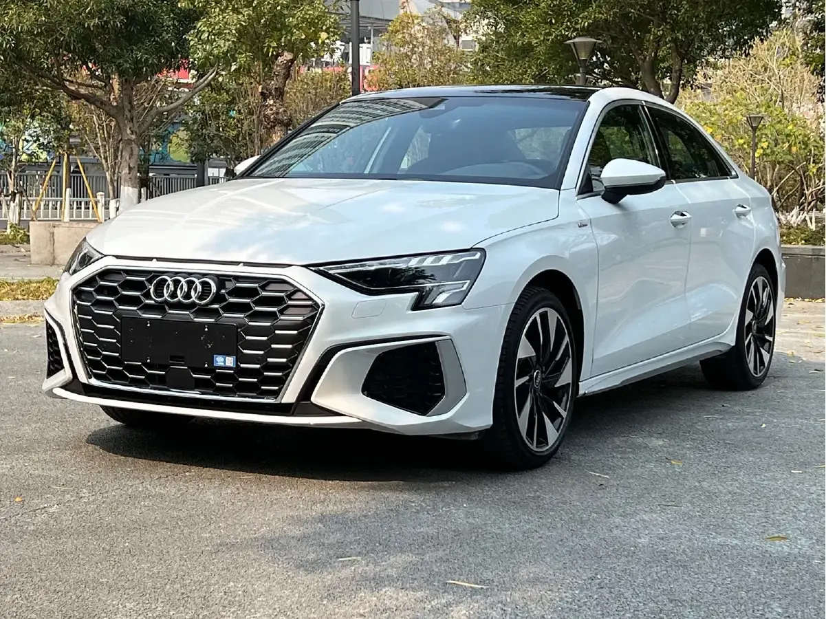 2025 Audi A3 1.5T 160HP L4 7DCT