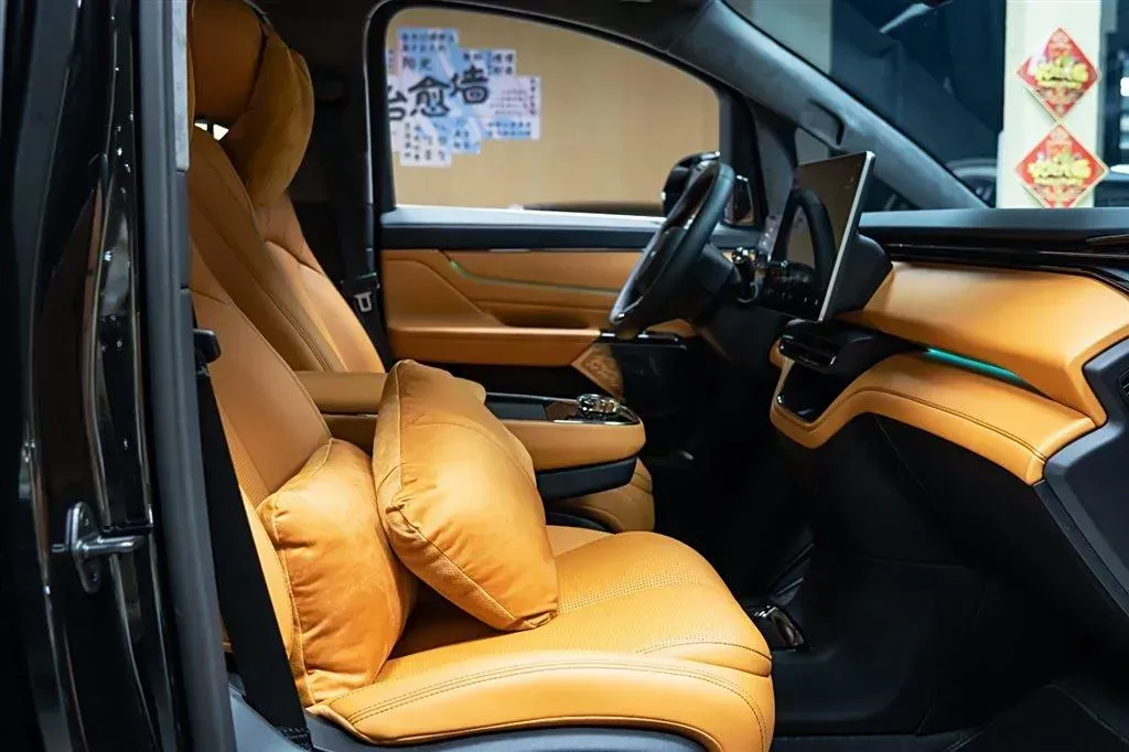 2024 LEVC L380 BEV 140KWH,autocango,china used car exporter,china ev exporter,chinese used car exporter,chinese used ev exporter