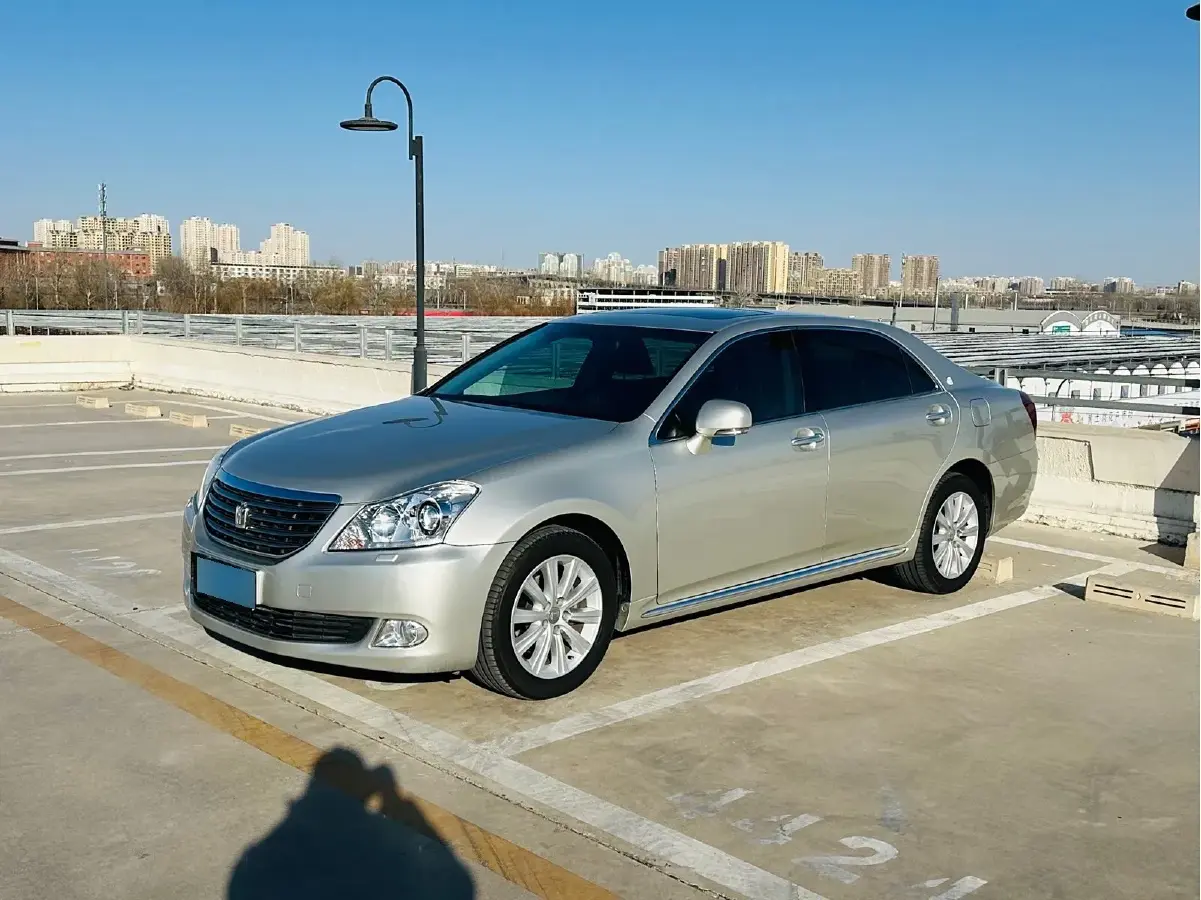2012 Toyota Crown 2.5L 193HP V6 6AT