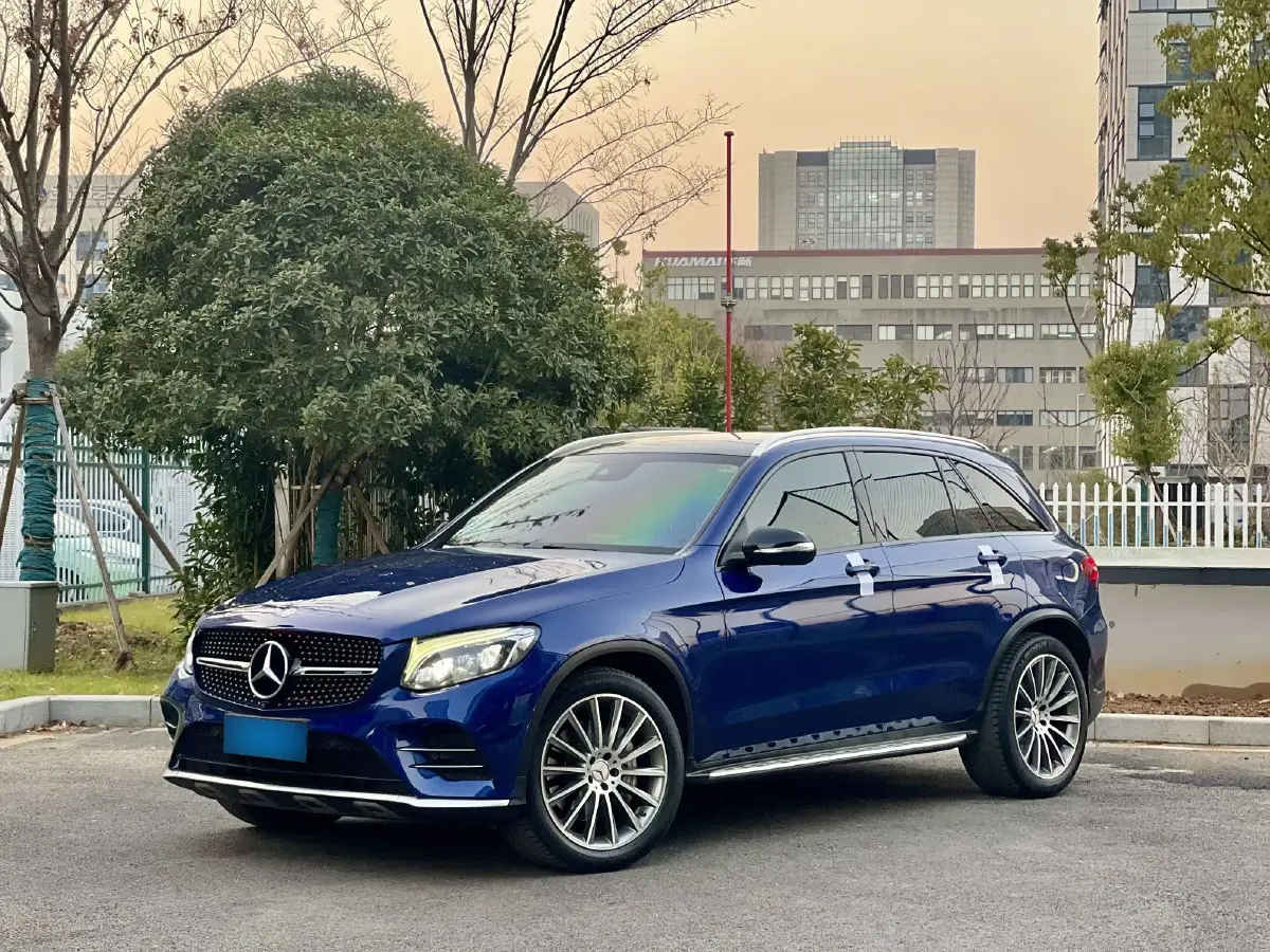 2017 Mercedes-Benz GLC AMG 3.0T 367HP V6 9AT