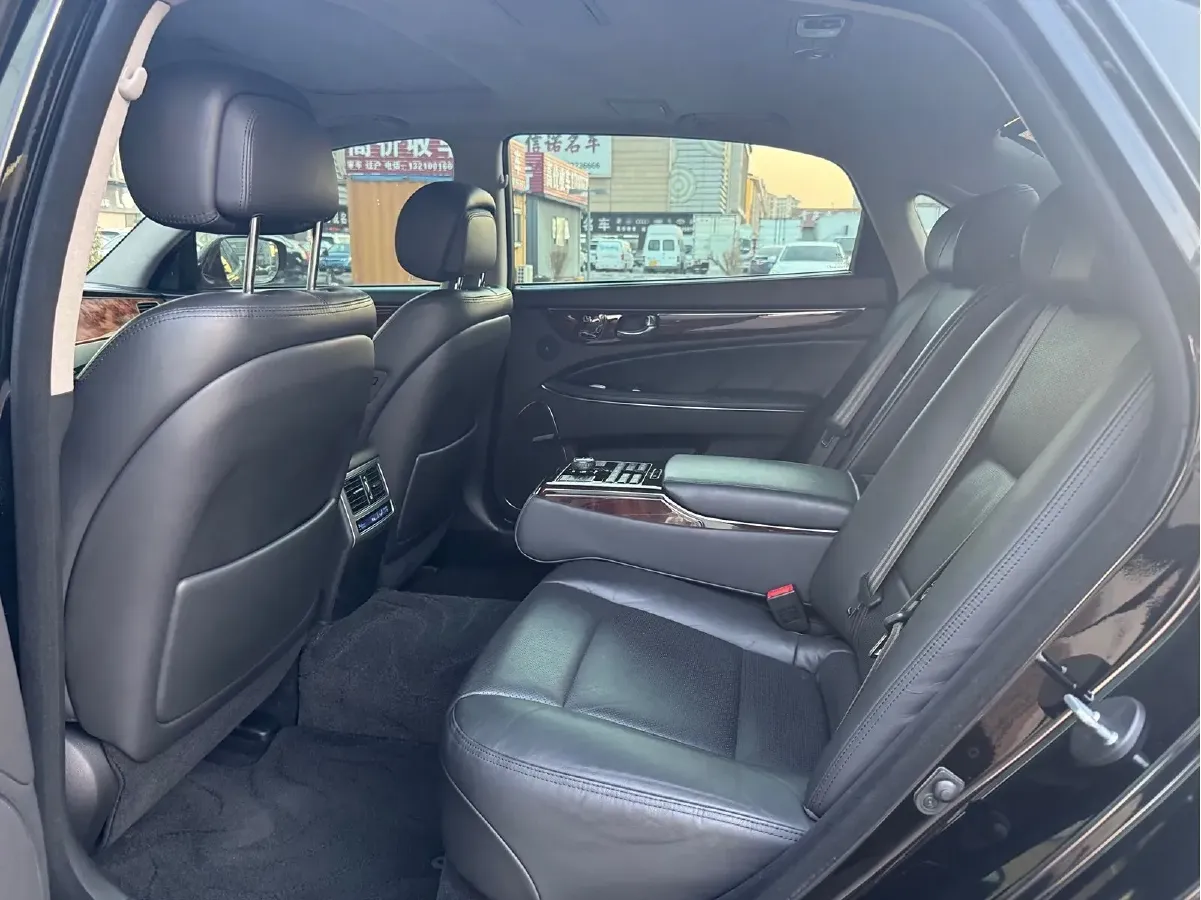 2014 Hyundai Equus 5.0L 430HP V8 8AT,autocango,china used car exporter,china ev exporter,chinese used car exporter,chinese used ev exporter