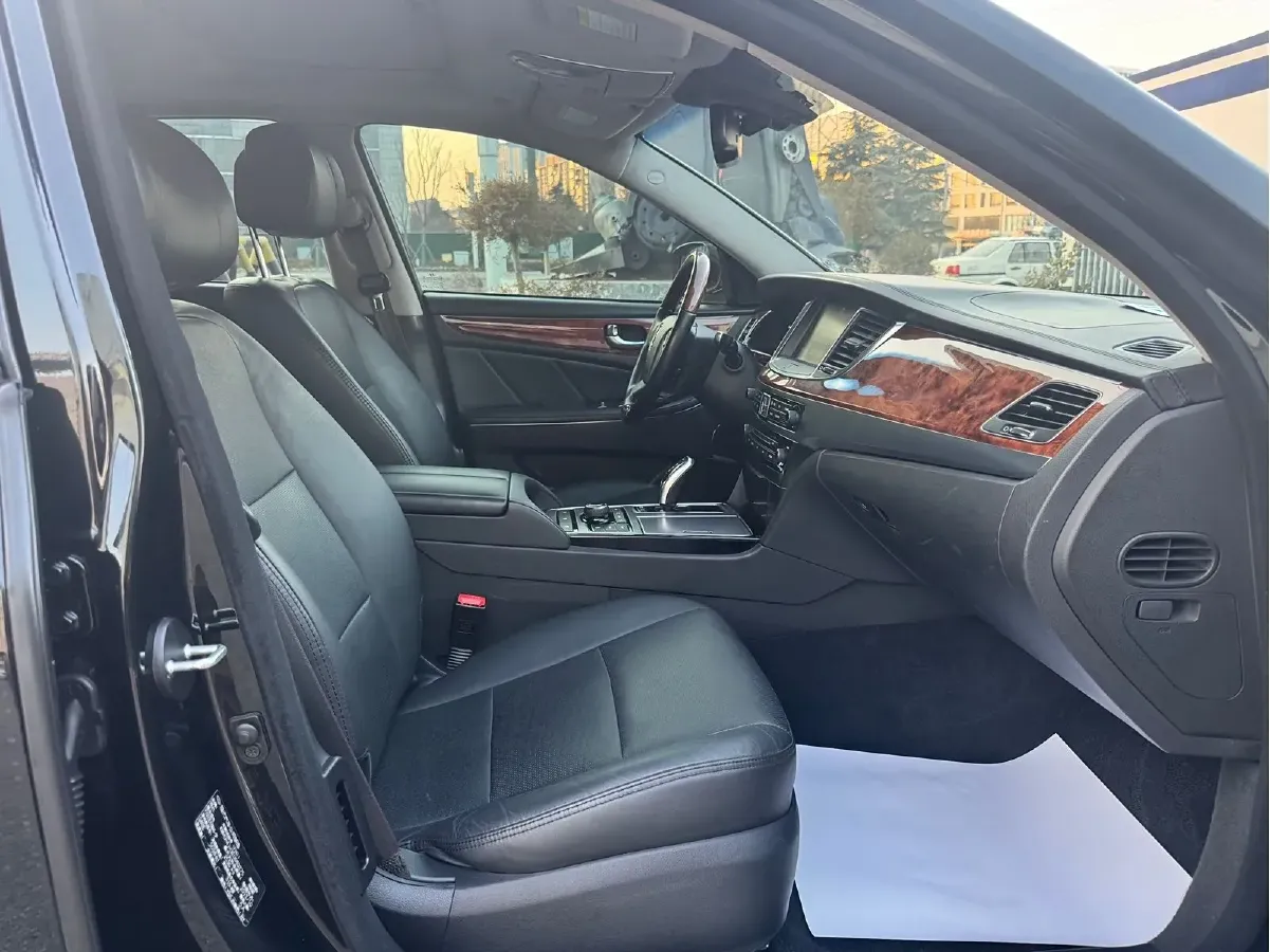 2014 Hyundai Equus 5.0L 430HP V8 8AT,autocango,china used car exporter,china ev exporter,chinese used car exporter,chinese used ev exporter