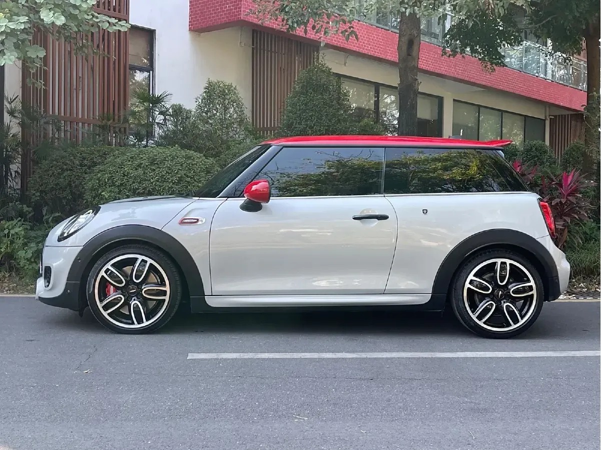 2018 MINI JCW 2.0T 231HP L4 8AT,autocango,china used car exporter,china ev exporter,chinese used car exporter,chinese used ev exporter