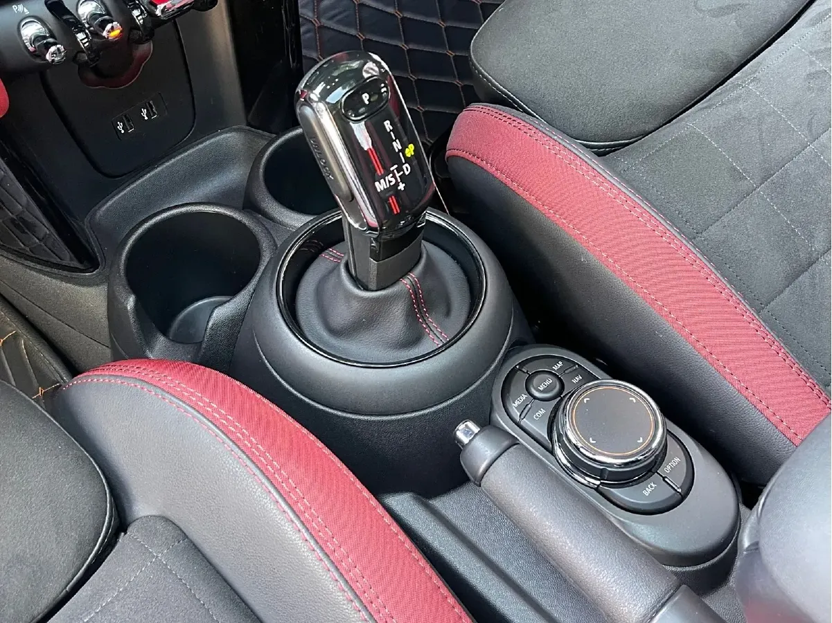 2018 MINI JCW 2.0T 231HP L4 8AT,autocango,china used car exporter,china ev exporter,chinese used car exporter,chinese used ev exporter