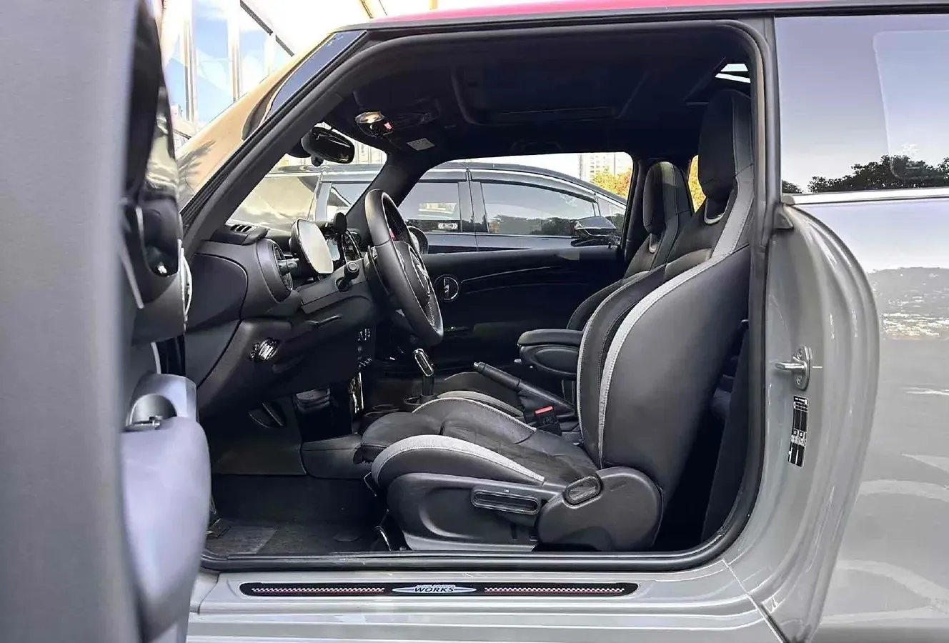 2022 MINI JCW 2.0T 231HP L4 8AT,autocango,china used car exporter,china ev exporter,chinese used car exporter,chinese used ev exporter