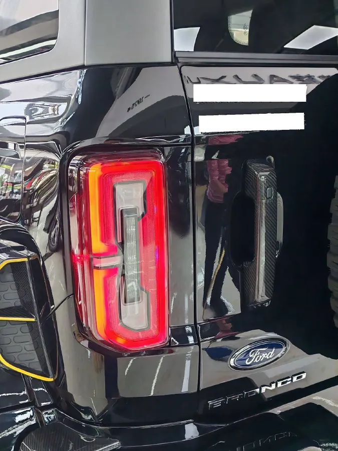 2024 Ford Bronco 2.3T 275HP L4 10AT,autocango,china used car exporter,china ev exporter,chinese used car exporter,chinese used ev exporter