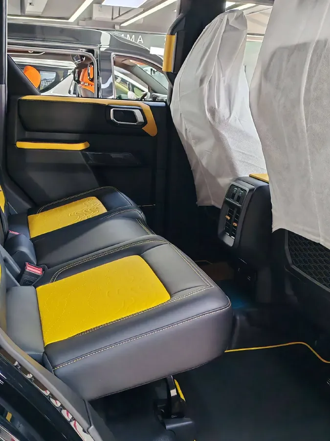 2024 Ford Bronco 2.3T 275HP L4 10AT,autocango,china used car exporter,china ev exporter,chinese used car exporter,chinese used ev exporter