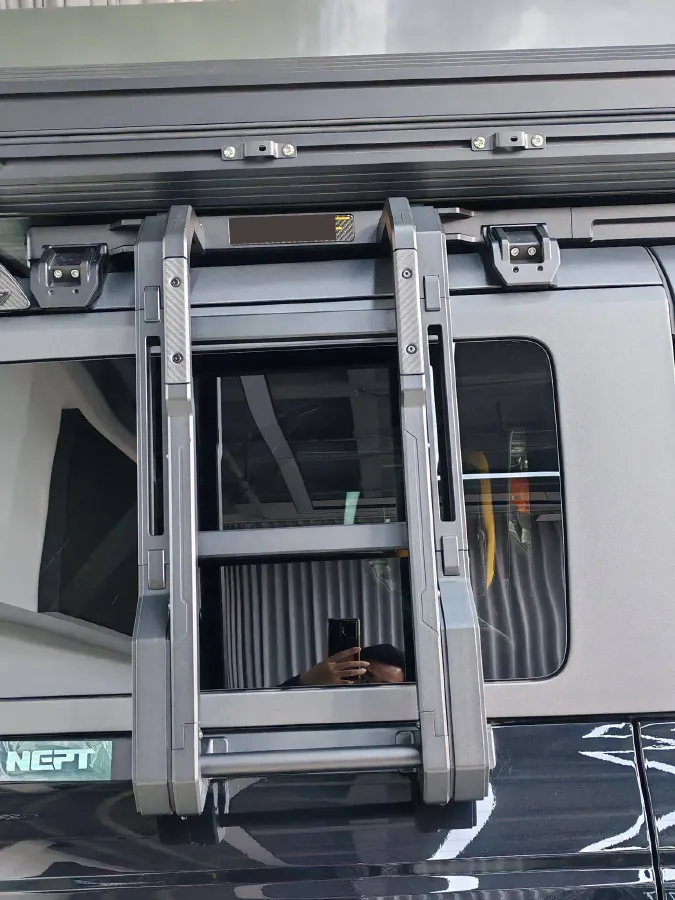 2024 Ford Bronco 2.3T 275HP L4 10AT,autocango,china used car exporter,china ev exporter,chinese used car exporter,chinese used ev exporter