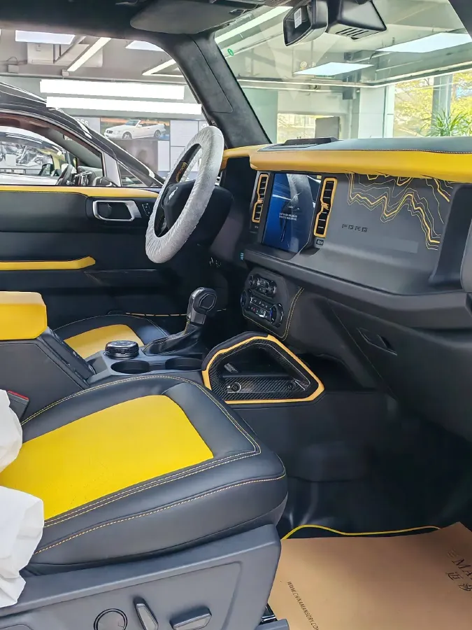 2024 Ford Bronco 2.3T 275HP L4 10AT,autocango,china used car exporter,china ev exporter,chinese used car exporter,chinese used ev exporter