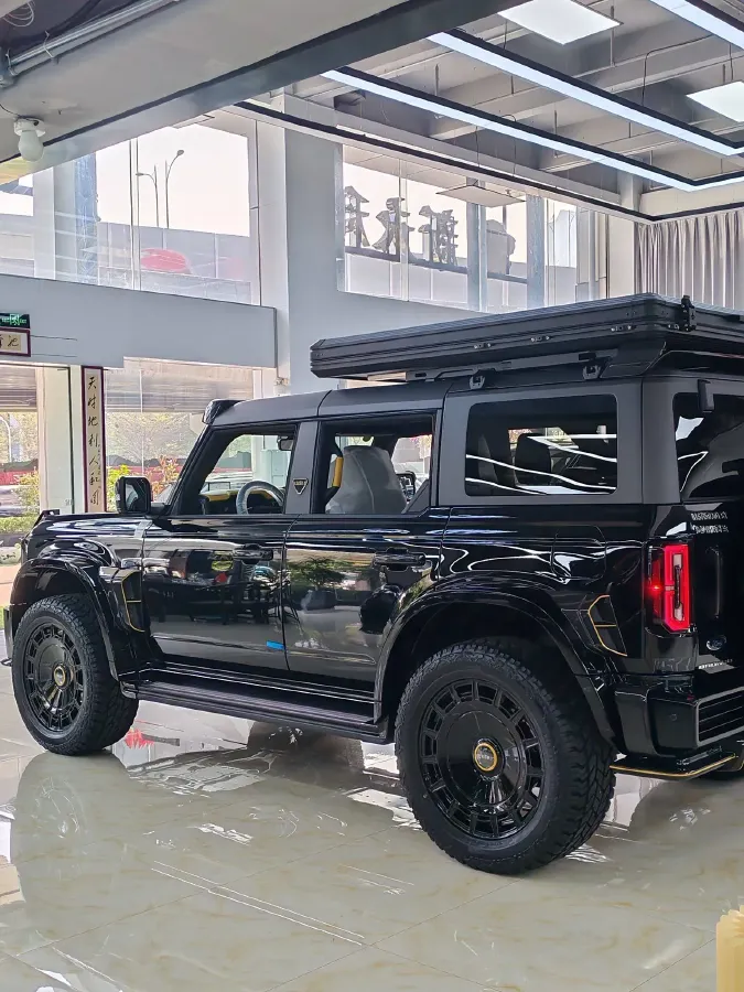 2024 Ford Bronco 2.3T 275HP L4 10AT,autocango,china used car exporter,china ev exporter,chinese used car exporter,chinese used ev exporter