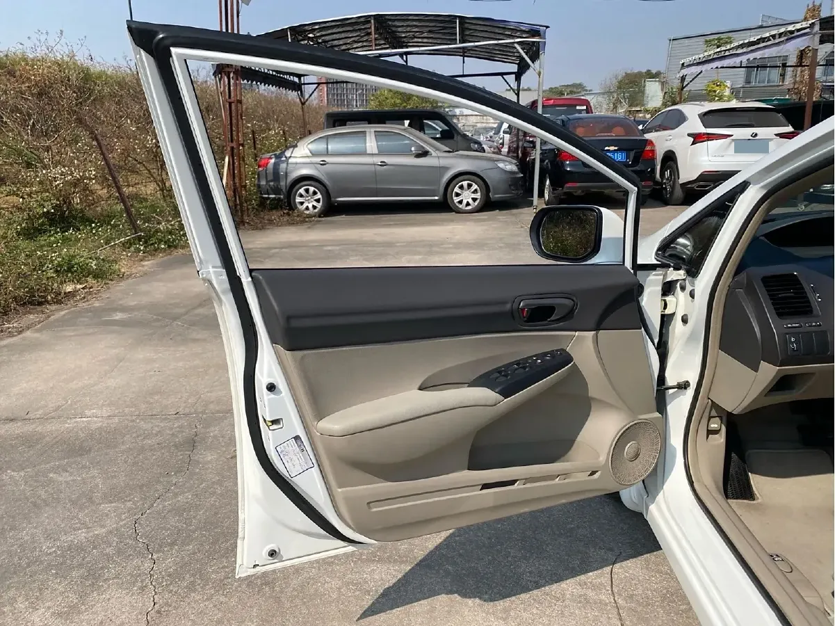 2012 Ciimo Ciimo 1.8L 140HP L4 5AT,autocango,china used car exporter,china ev exporter,chinese used car exporter,chinese used ev exporter