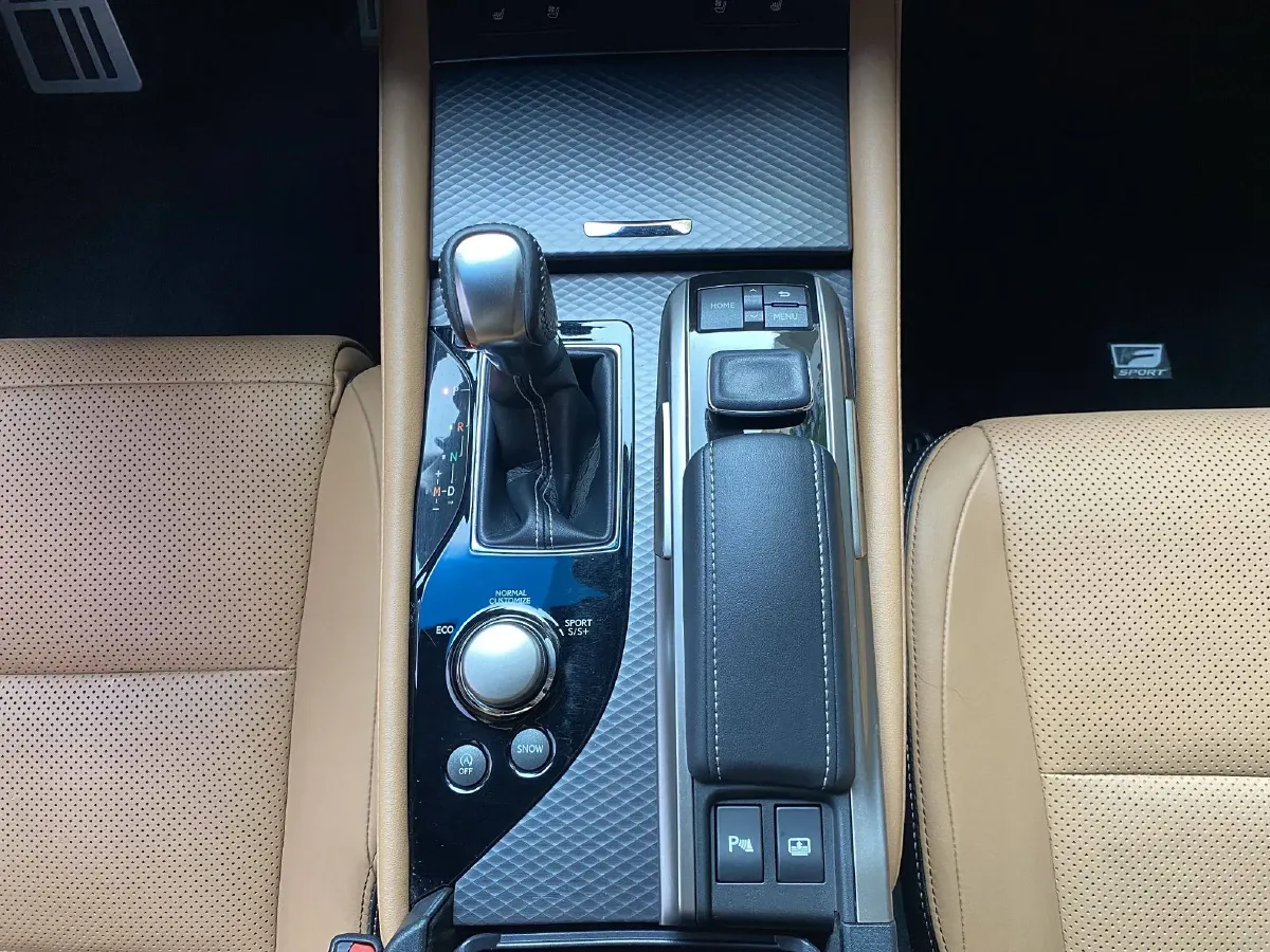 2017 Lexus GS 2.0T 245HP L4 8AT,autocango,china used car exporter,china ev exporter,chinese used car exporter,chinese used ev exporter