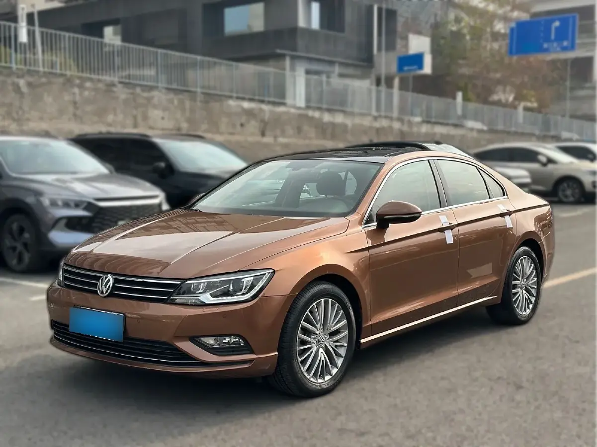 2015 Volkswagen Lamando 1.4T 150HP L4 7DCT