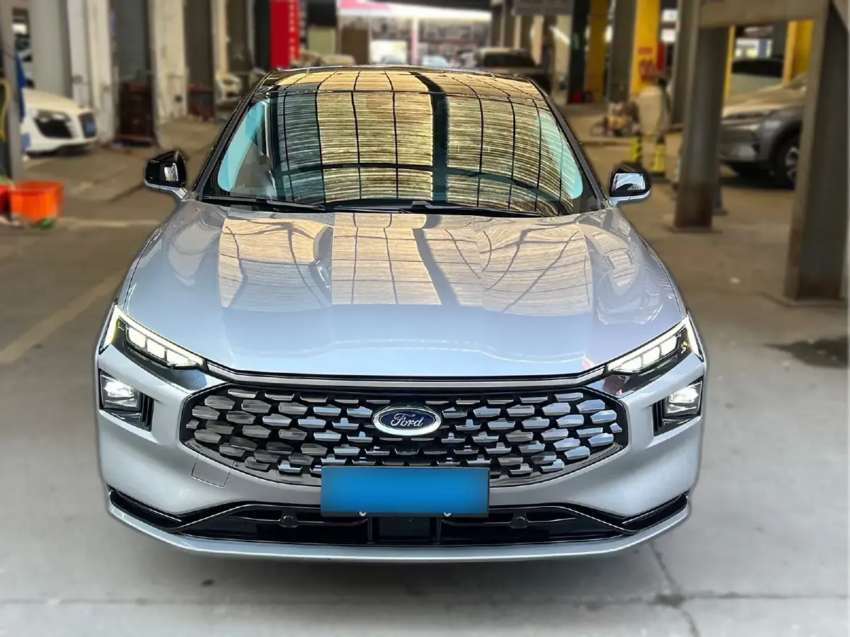 2022 Ford Mondeo 2.0T 238HP L4 8AT