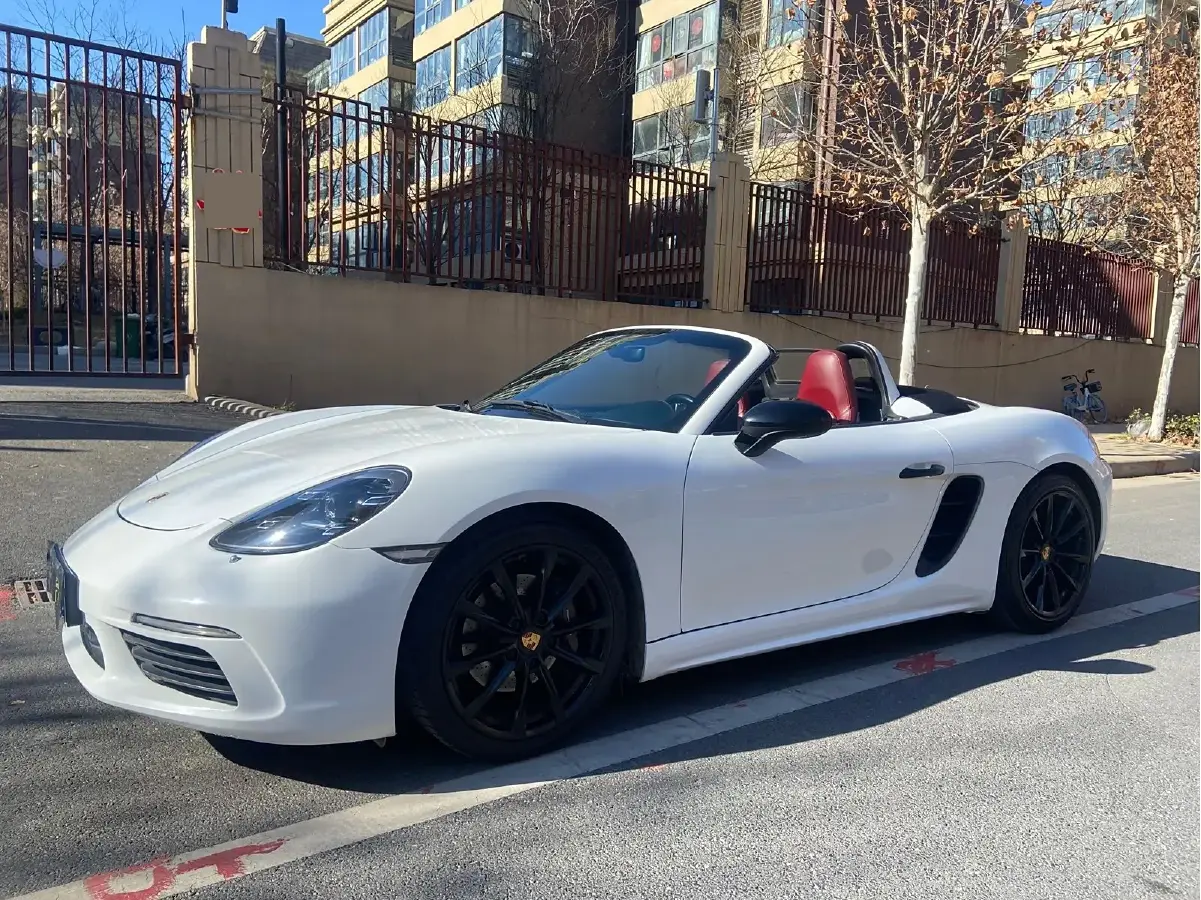 2018 Porsche 718 2.0T 250HP H4 7DCT