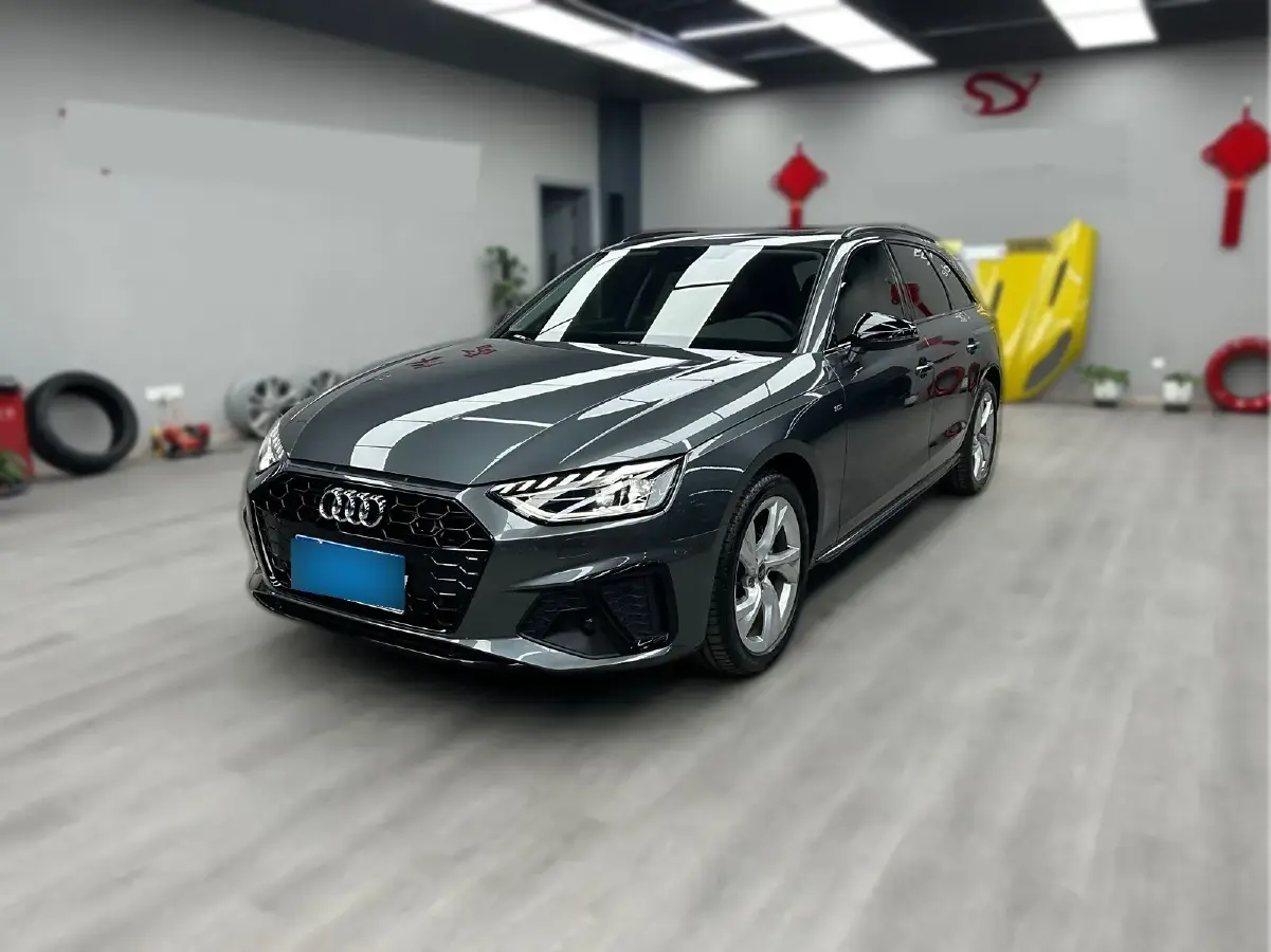 2023 Audi A4 2.0T 204HP L4 7DCT