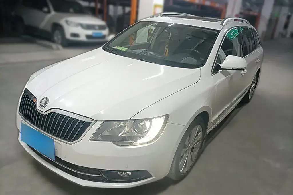 2014 Skoda Superb Derivative 2.0T 200HP L4 6DCT