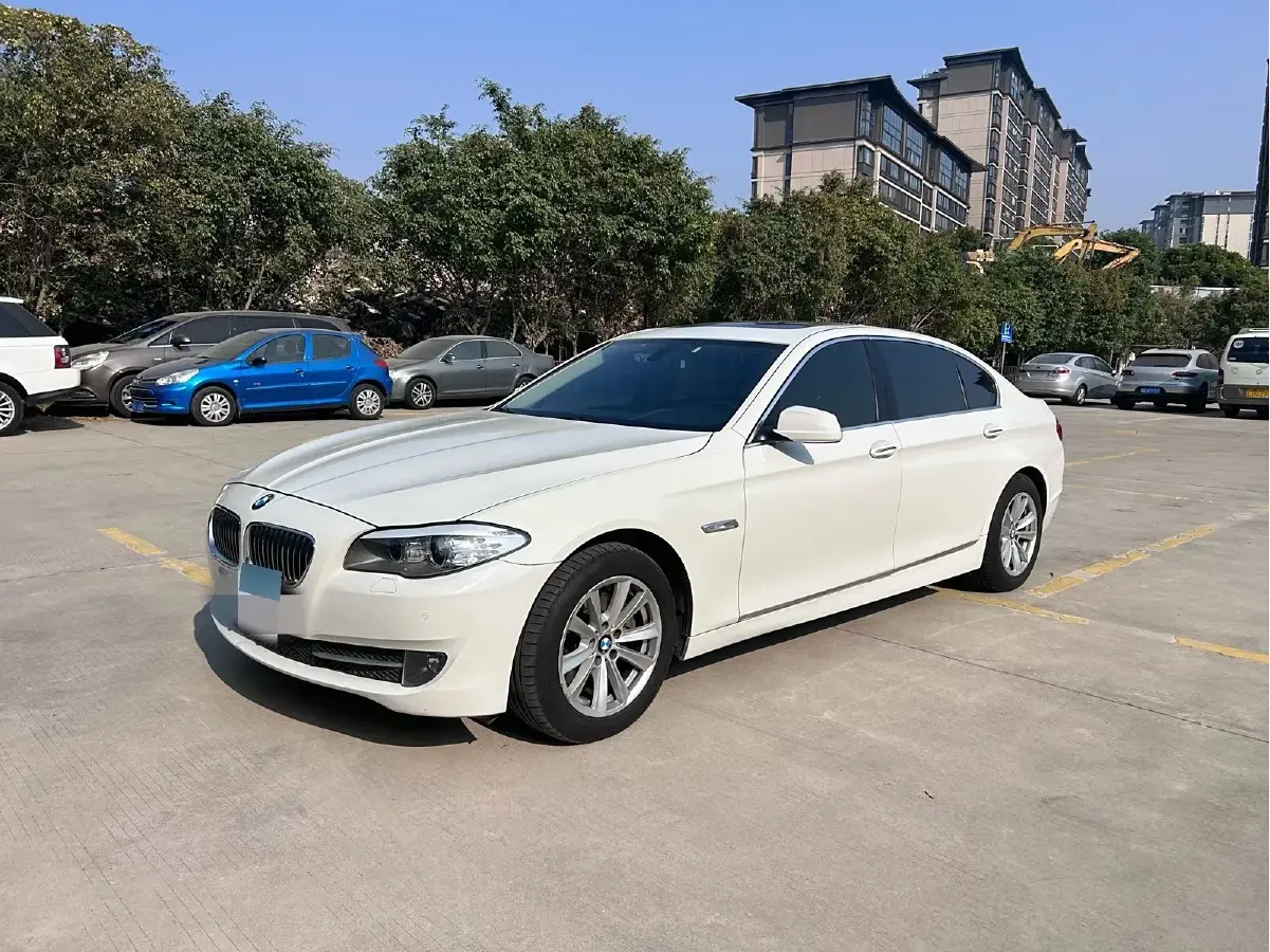 2013 BMW 5 Series 2.0T 218HP L4 8AT