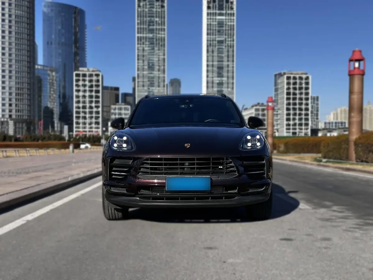 2018 Porsche Macan 2.0T 252HP L4 7DCT