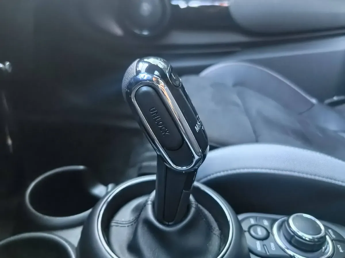 2022 MINI JCW 2.0T 231HP L4 8AT,autocango,china used car exporter,china ev exporter,chinese used car exporter,chinese used ev exporter