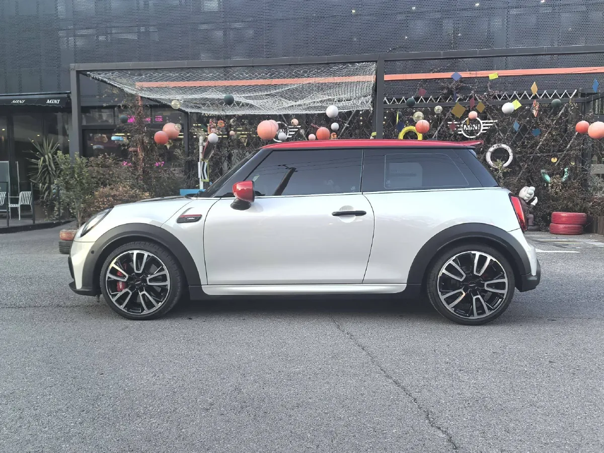 2022 MINI JCW 2.0T 231HP L4 8AT,autocango,china used car exporter,china ev exporter,chinese used car exporter,chinese used ev exporter