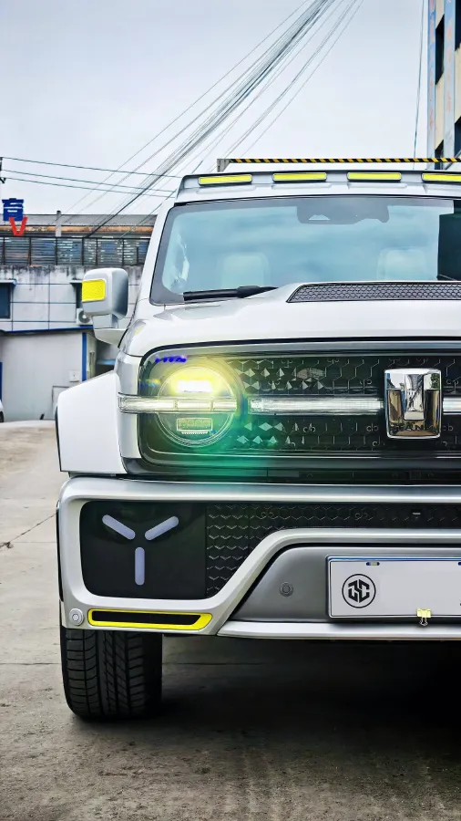 2021 Cyberspace 300 2.0T 227HP L4 8AT,autocango,china used car exporter,china ev exporter,chinese used car exporter,chinese used ev exporter