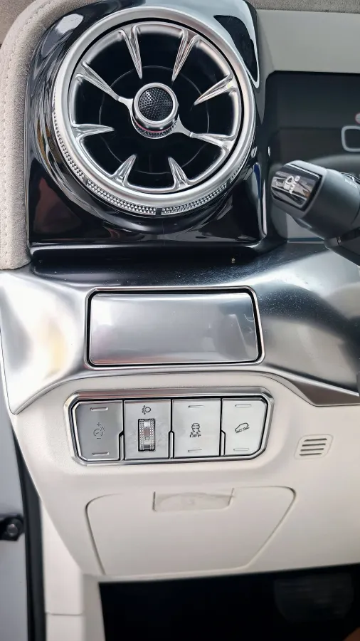 2021 Cyberspace 300 2.0T 227HP L4 8AT,autocango,china used car exporter,china ev exporter,chinese used car exporter,chinese used ev exporter