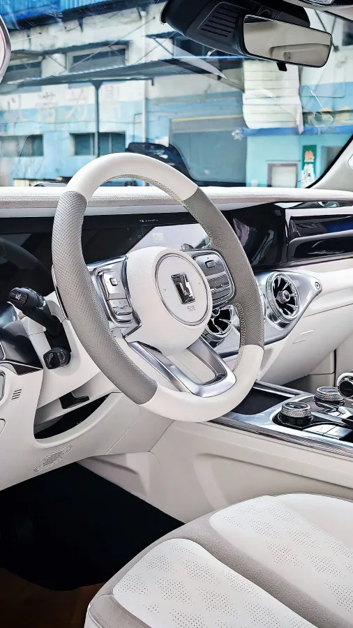 2021 Cyberspace 300 2.0T 227HP L4 8AT,autocango,china used car exporter,china ev exporter,chinese used car exporter,chinese used ev exporter