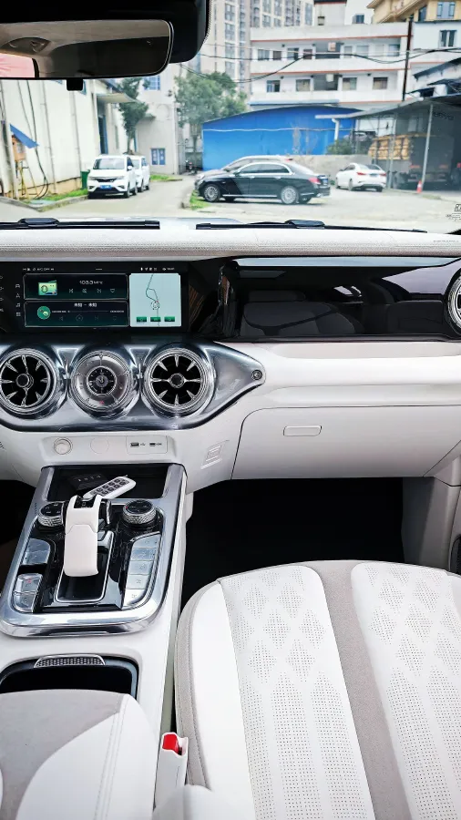 2021 Cyberspace 300 2.0T 227HP L4 8AT,autocango,china used car exporter,china ev exporter,chinese used car exporter,chinese used ev exporter