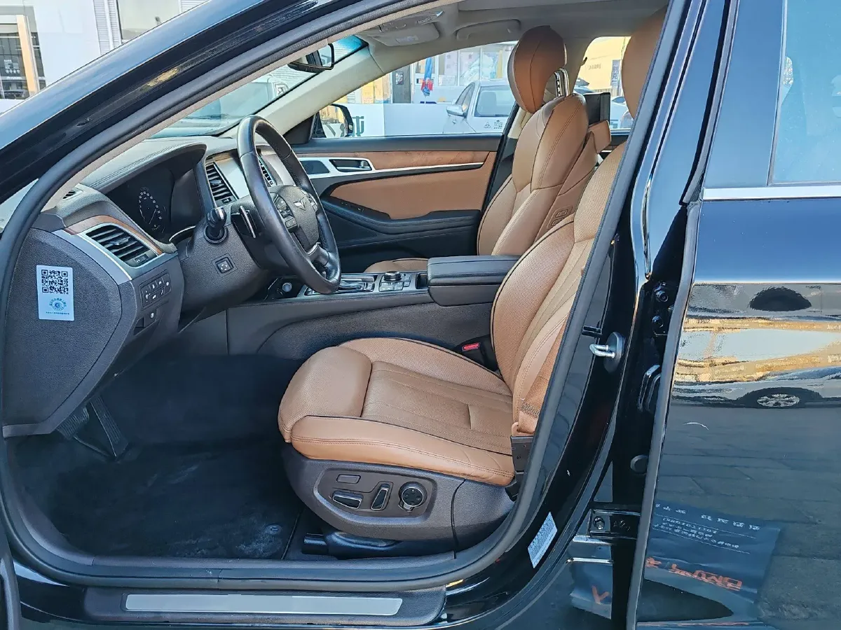 2015 Hyundai Cenesis 3.3L 282HP V6 8AT,autocango,china used car exporter,china ev exporter,chinese used car exporter,chinese used ev exporter