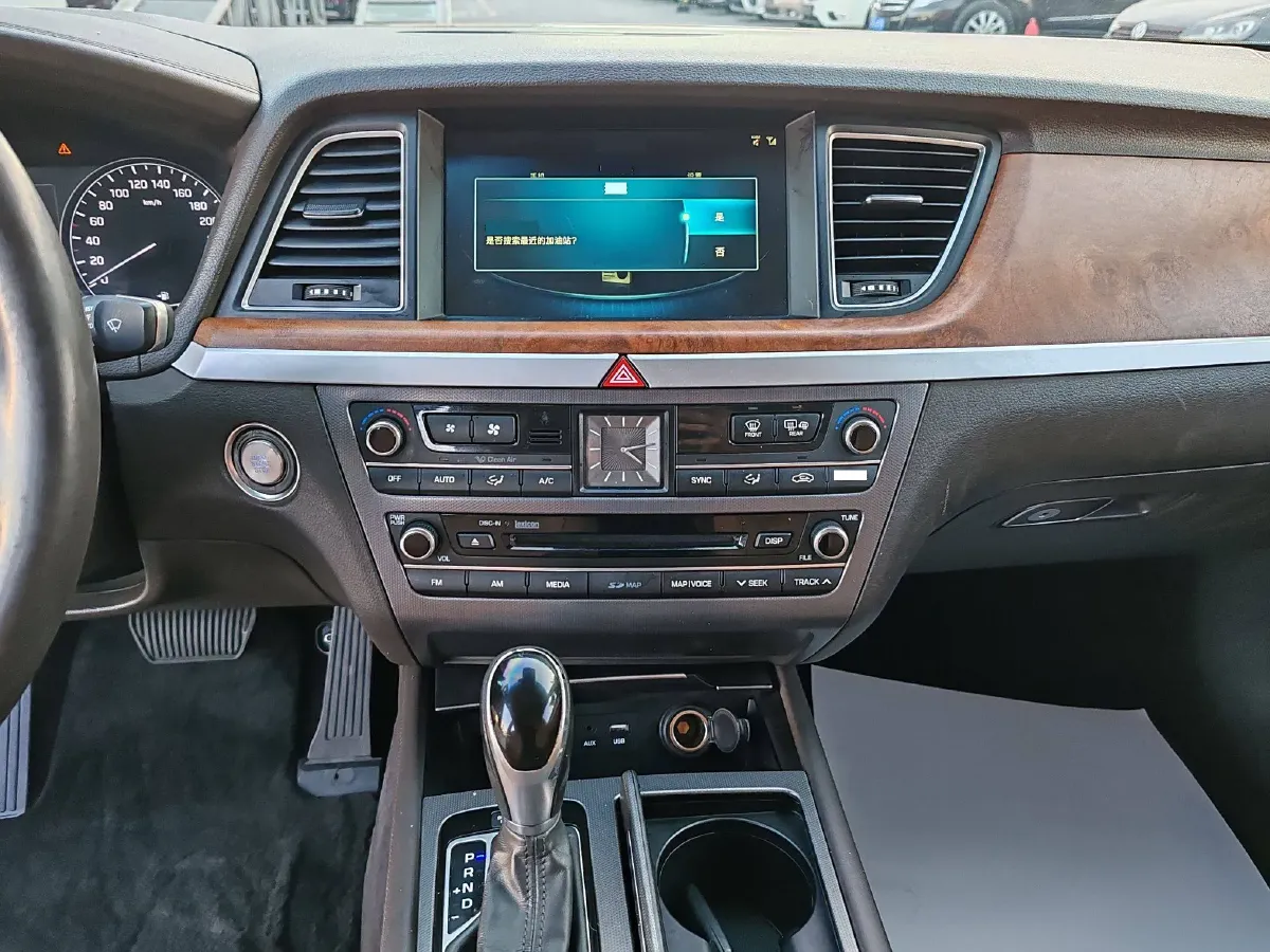 2015 Hyundai Cenesis 3.3L 282HP V6 8AT,autocango,china used car exporter,china ev exporter,chinese used car exporter,chinese used ev exporter