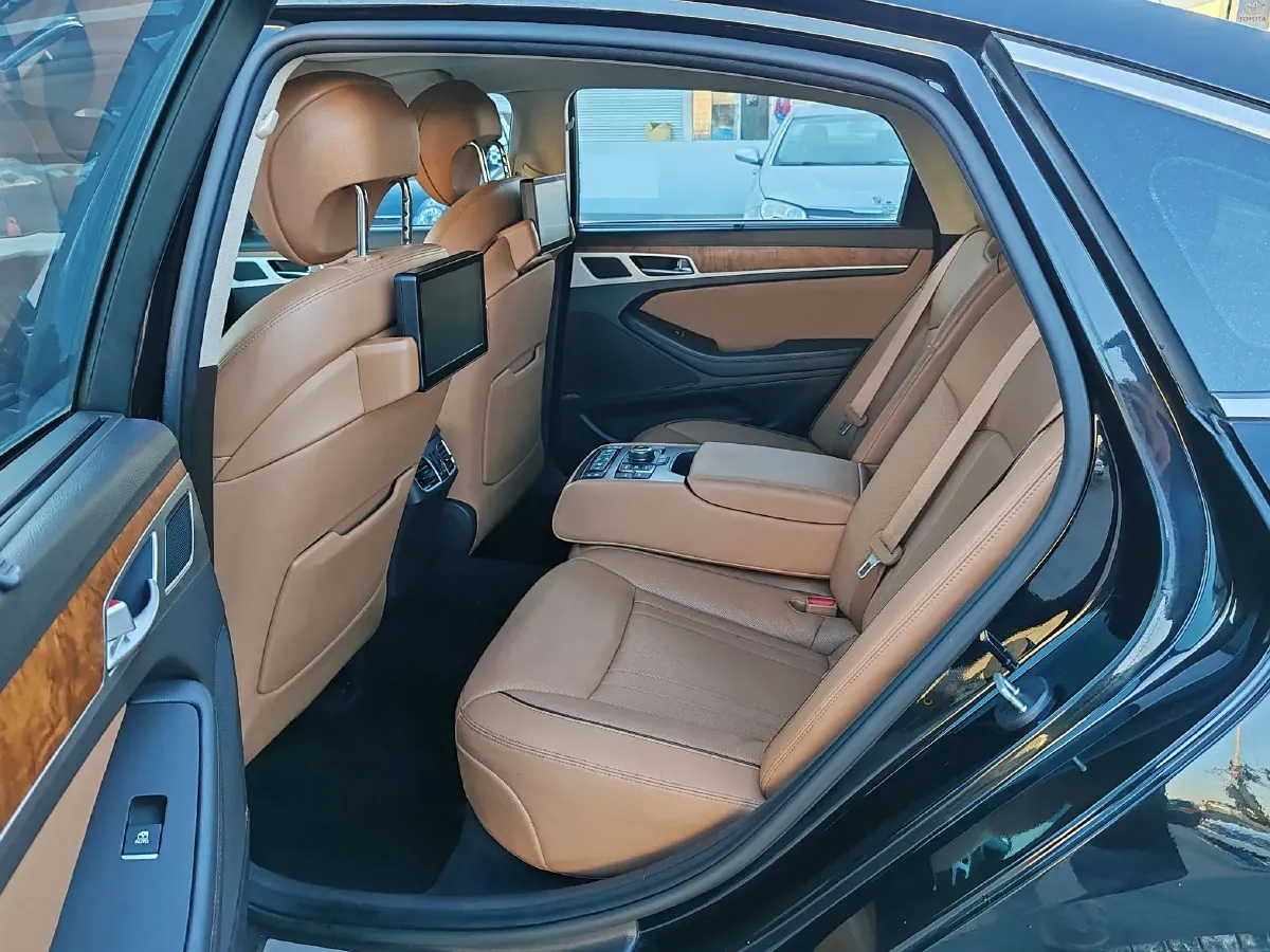 2015 Hyundai Cenesis 3.3L 282HP V6 8AT,autocango,china used car exporter,china ev exporter,chinese used car exporter,chinese used ev exporter