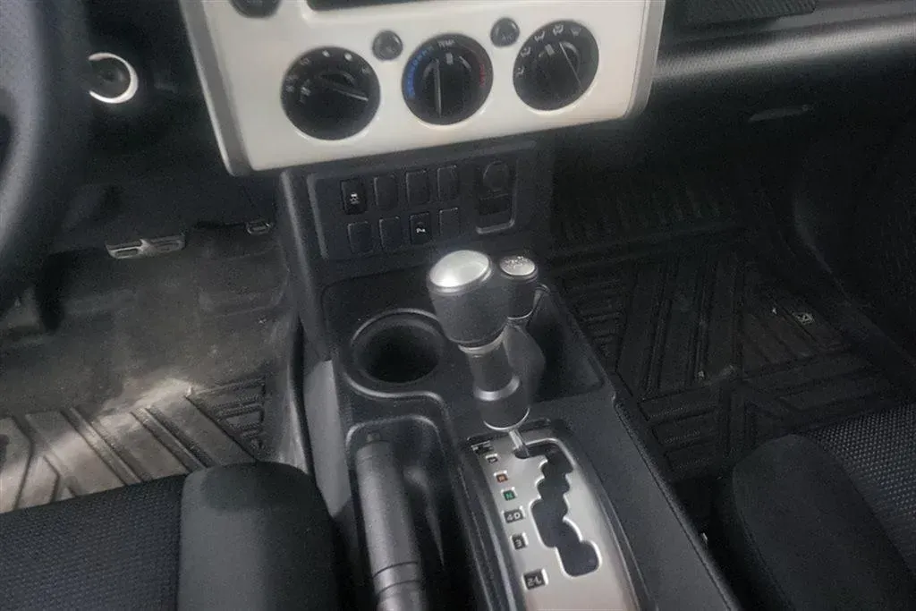 2010 Toyota FJ Cruiser 4.0L 272HP V6 5AT,autocango,china used car exporter,china ev exporter,chinese used car exporter,chinese used ev exporter