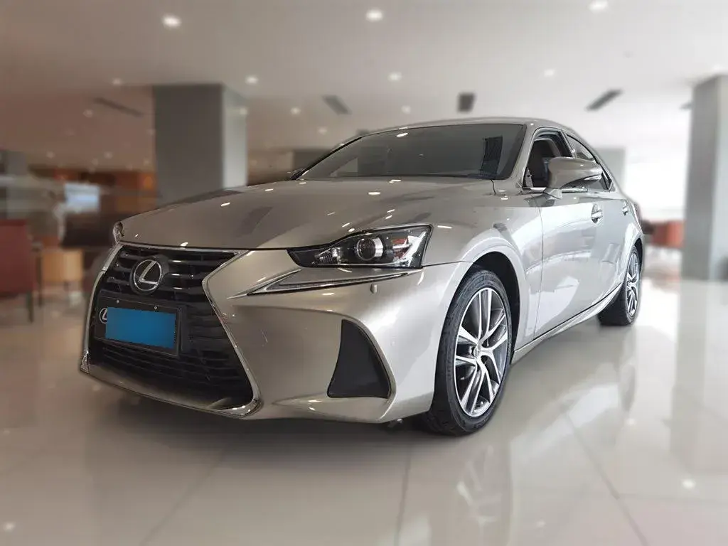 2017 Lexus IS 2.0T 245HP L4 8AT