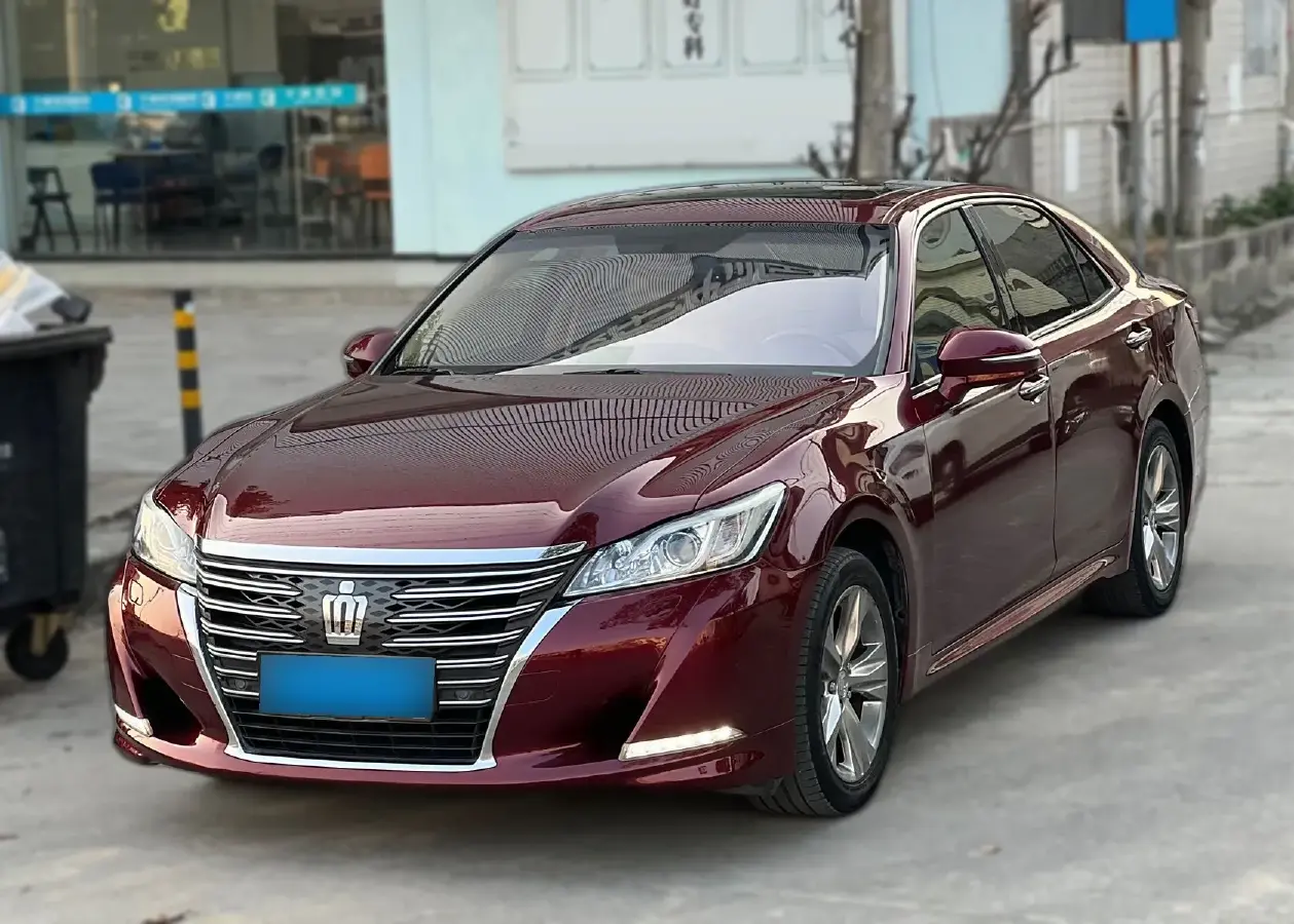 2015 Toyota Crown 2.5L 193HP V6 6AT