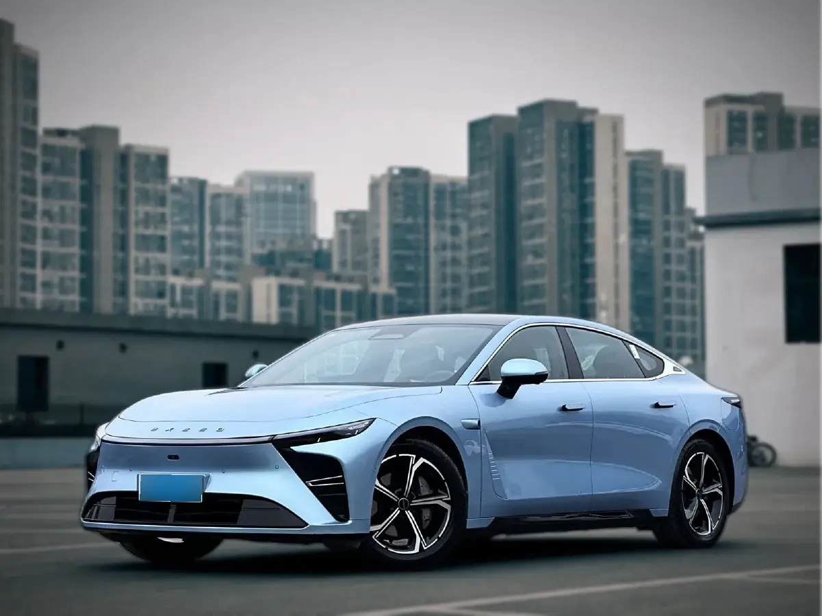 2024 Exceed Sterra ES BEV 79.9KWH